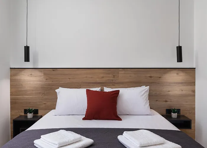 The Meta Stay-Rooftop Access Sunny Suite